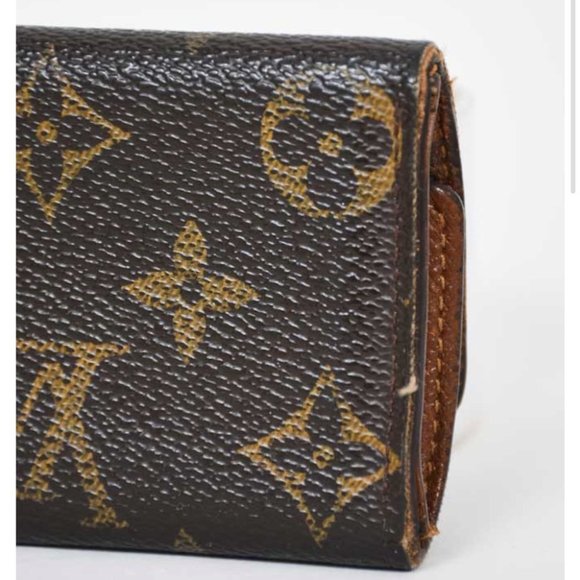 Louis Vuitton Monogram 6 Key Holder - Picture 8 of 10
